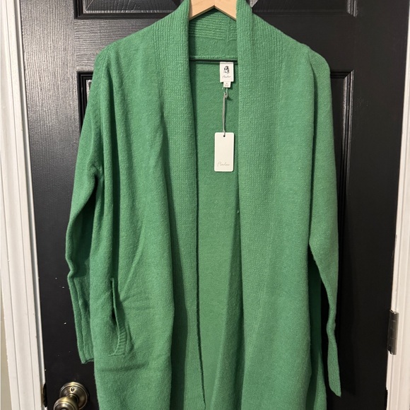 Sweaters - Women’s cardigan